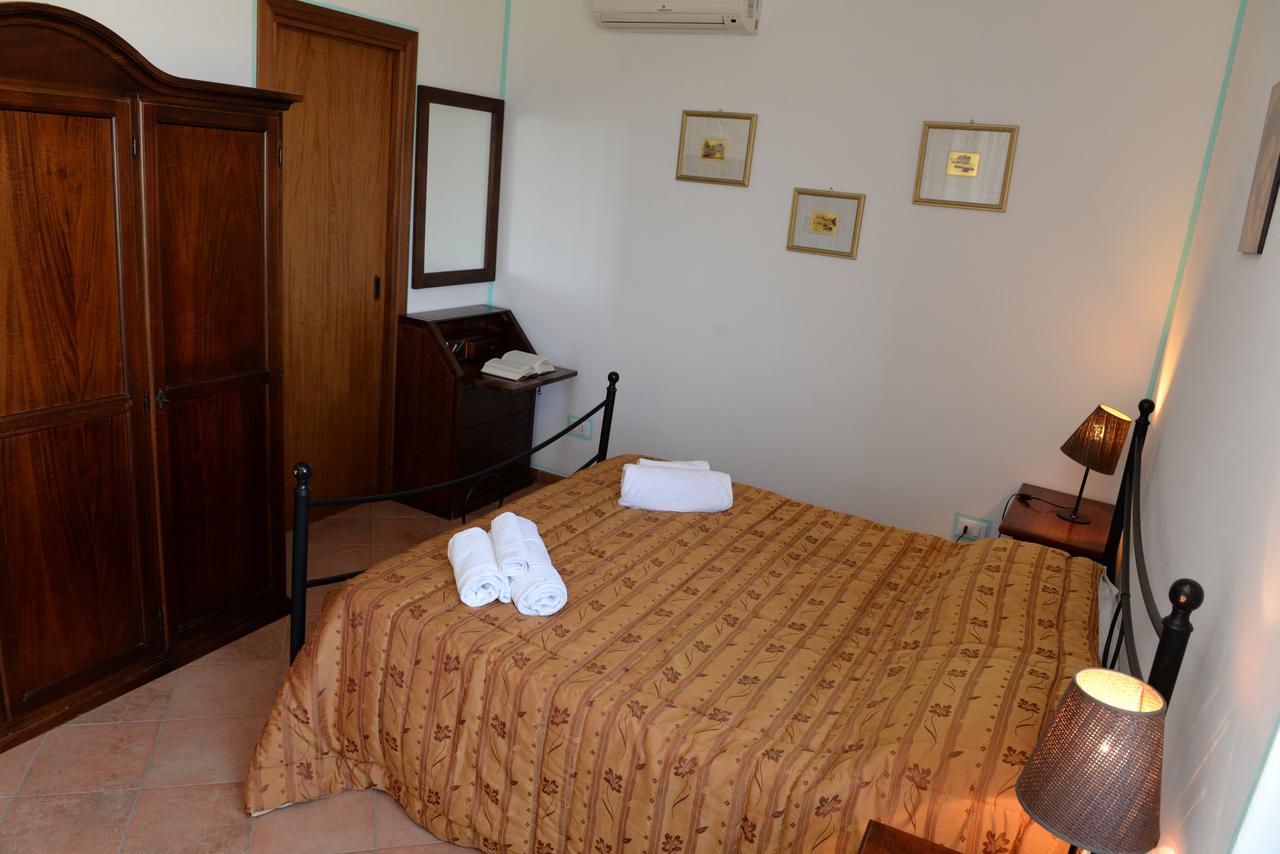 Case Vacanze La Cernia Bruna Isola di Ustica Exterior foto